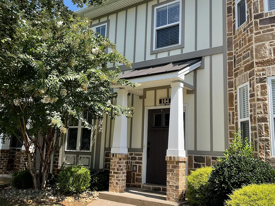 104 Capital St