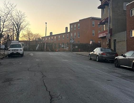 3rd image of 2557 Hollins St
