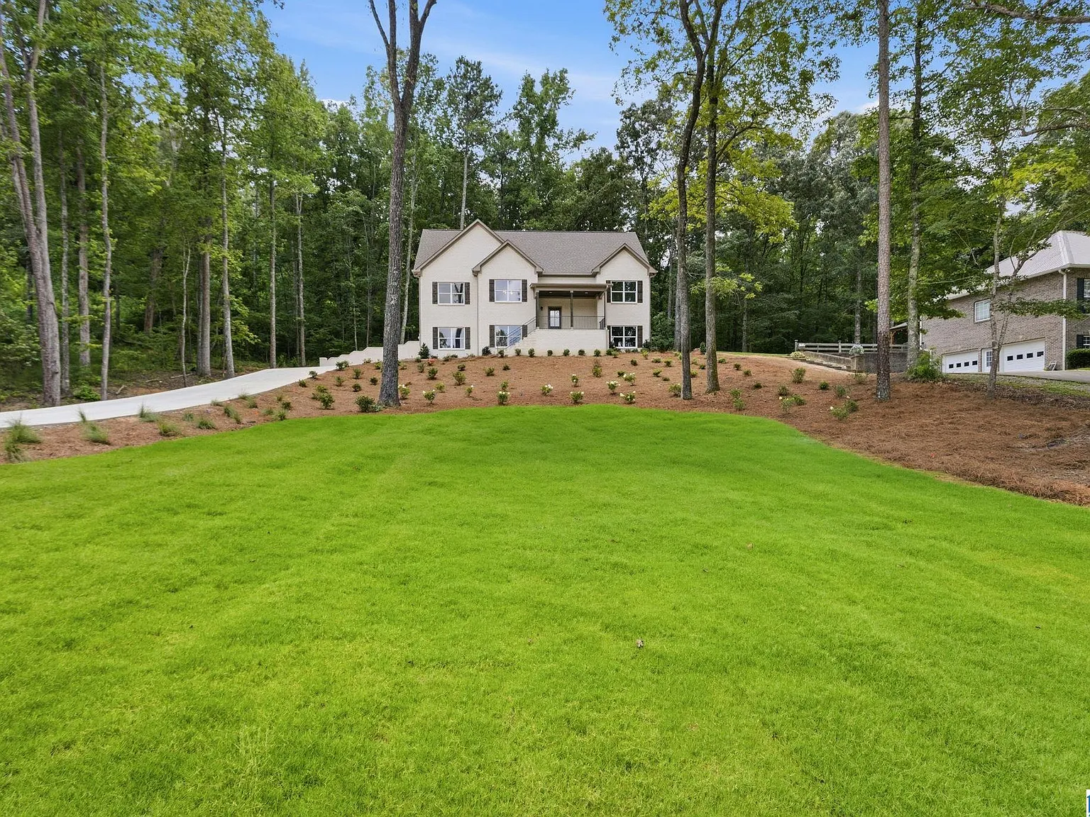 4 bed, 3.0 bath, 2854 sqft, $2,200 — Photo 1