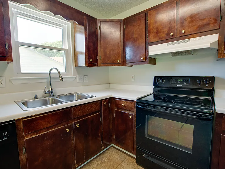 238 Barberry Ln — Photo 8