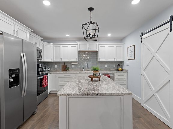 5th image of 2640 Rolling Hills Dr NW