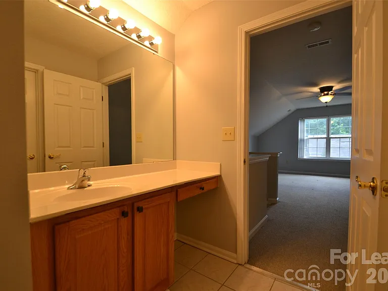 8035 Sultana Cir — Photo 28