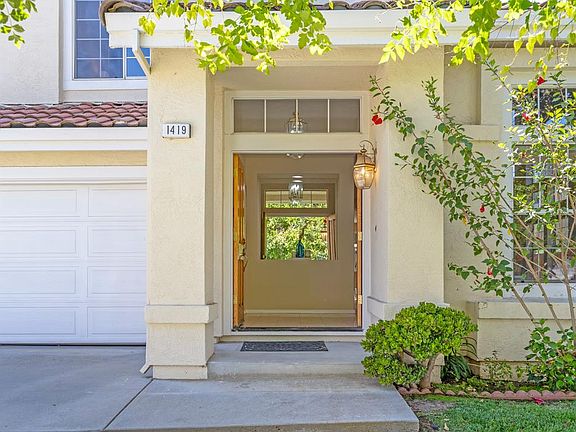 5th image of 1419 Stanton Way