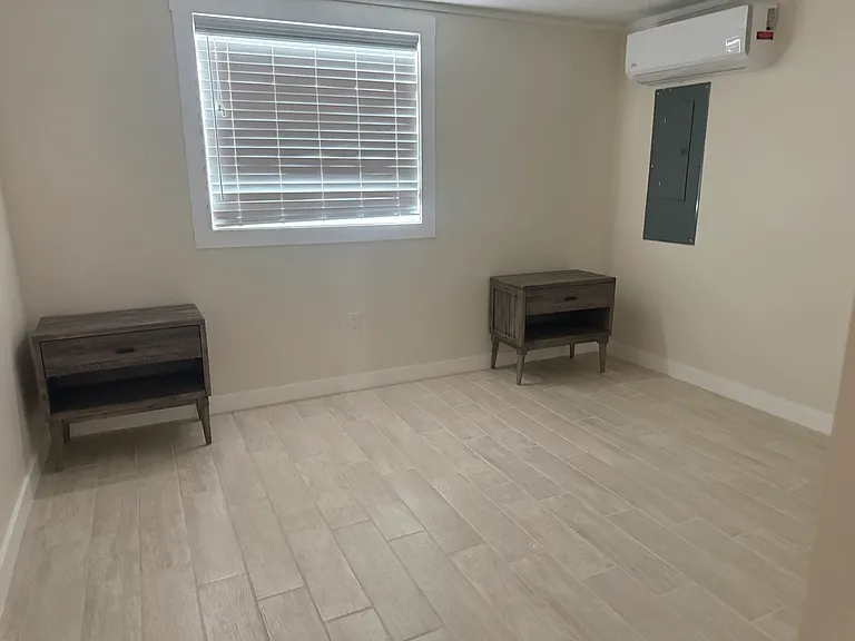 3860 Phoenix Dr — Photo 6