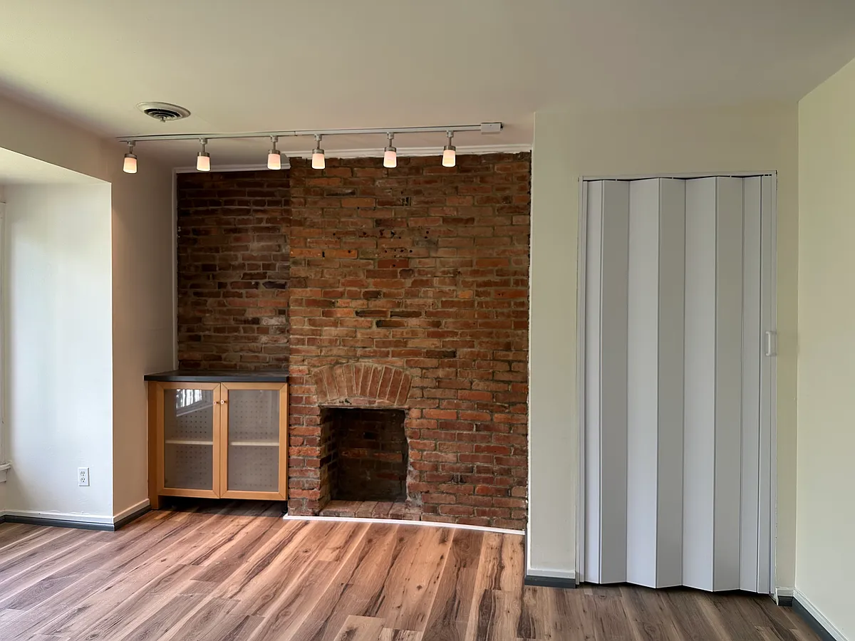Building Photo - 2 Boggs Ave #6