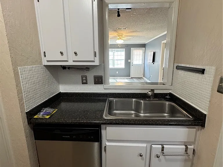 2165 Milledge Ave #A11 — Photo 6