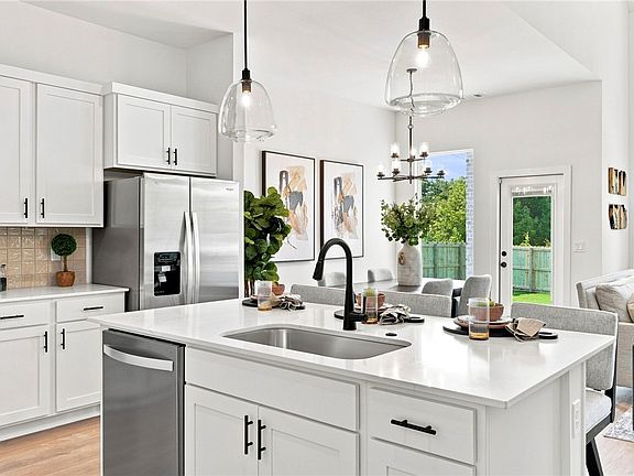5th image of 4841 W Allium St