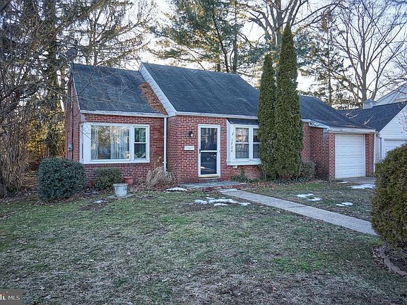 2nd image of 1720 Beckley Dr