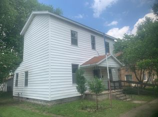 303 S Franklin St, Salem, IL 62881