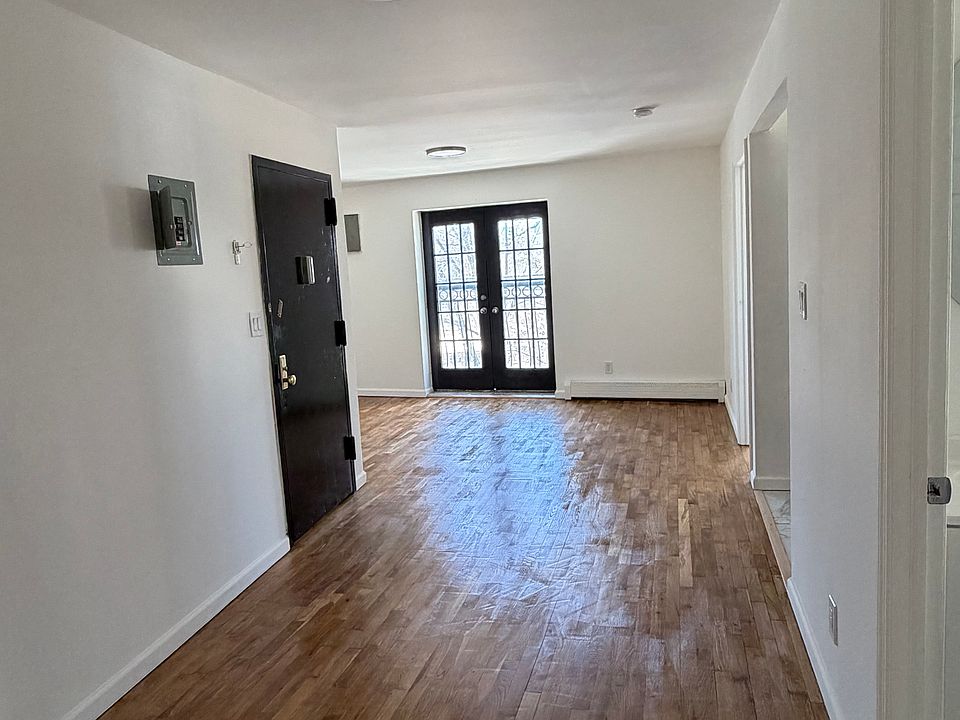 1st image of 1358 University Ave Floor 2