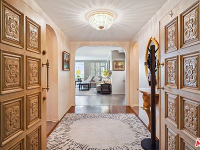339 N Palm Dr APT 104, Beverly Hills, CA, 90210