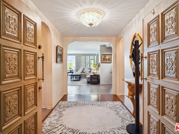 339 N Palm Dr APT 104, Beverly Hills, CA 90210