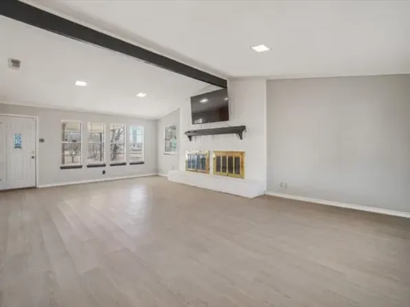 175 Creekview Dr E, Red Oak, TX 75154