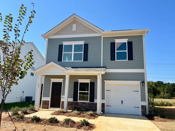 141 Courtside Dr, Dunn, NC 28334