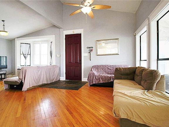 5th image of 196 Lakeview Dr