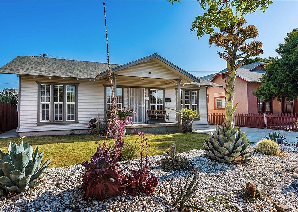 1st image of 725 Hawthorne Pl
