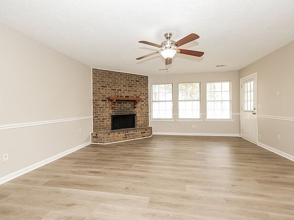 4th image of 2442 Maybrook Ct