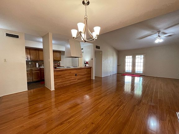 4th image of 3832 Bridalwreath Dr