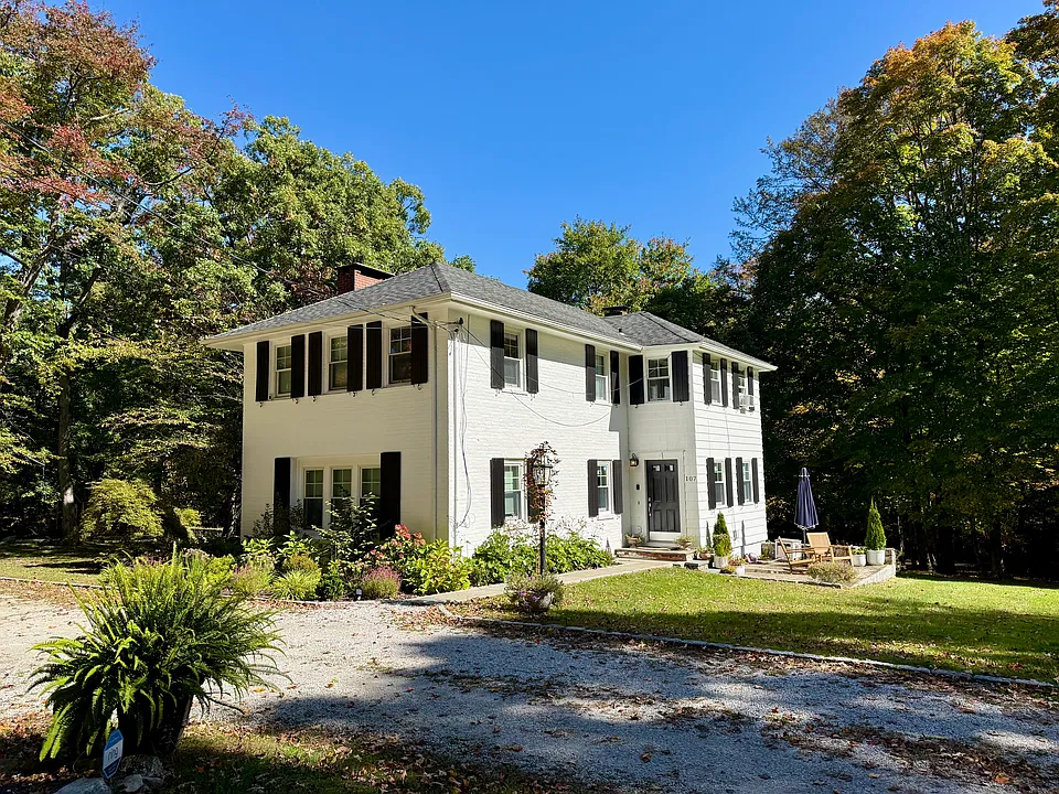 107 Branchville Rd