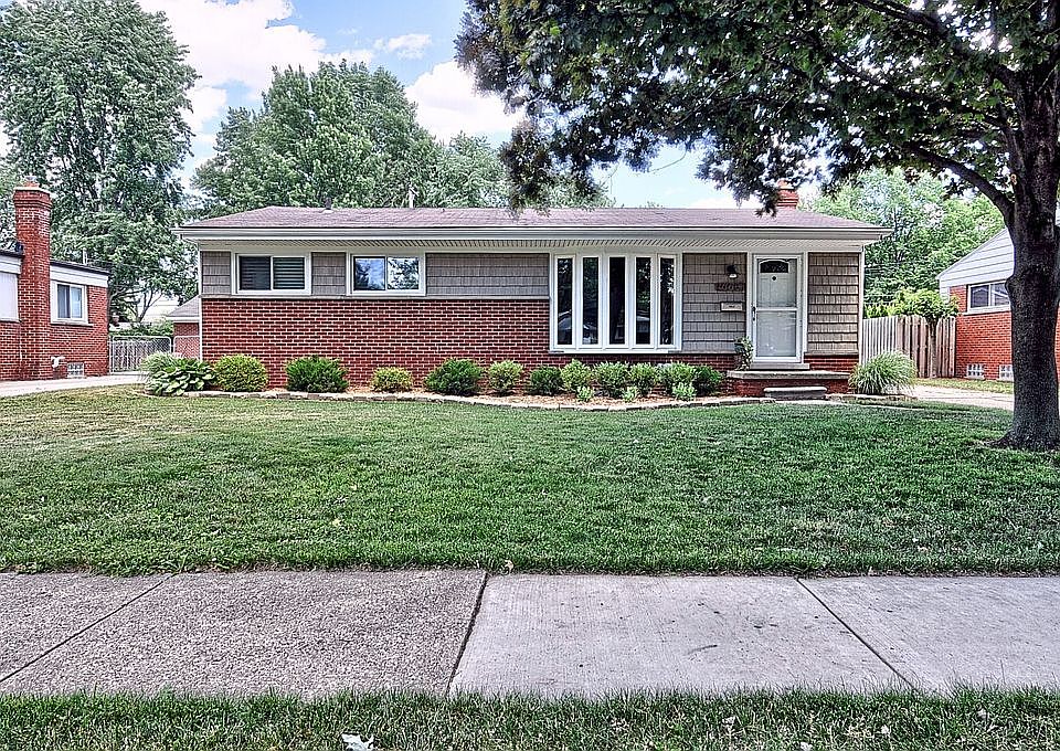 1st image of 668 Jamaica Dr