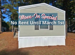 1048 Victoria St, Dillon, SC 29536