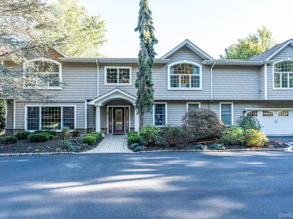 442 Wolf Hill Road, Dix Hills, NY 11746