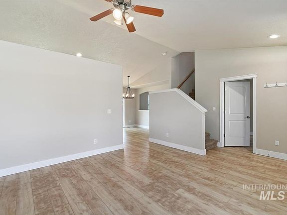 5th image of 3795 N McKinley Park Ave