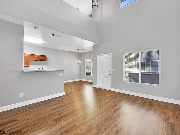 4th image of 10438 Gold Shadow Ave