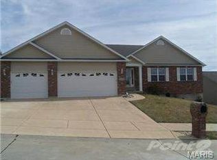 2151 Oakglen St, Imperial, MO 63052