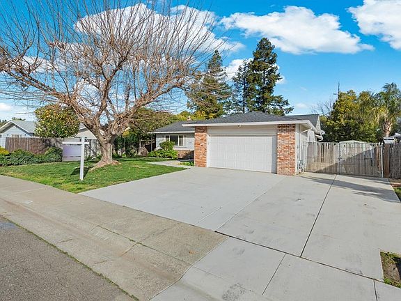 2nd image of 510 Berkshire Drive