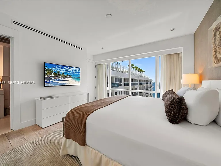 102 24th St #Penthouse 1718 — Photo 48