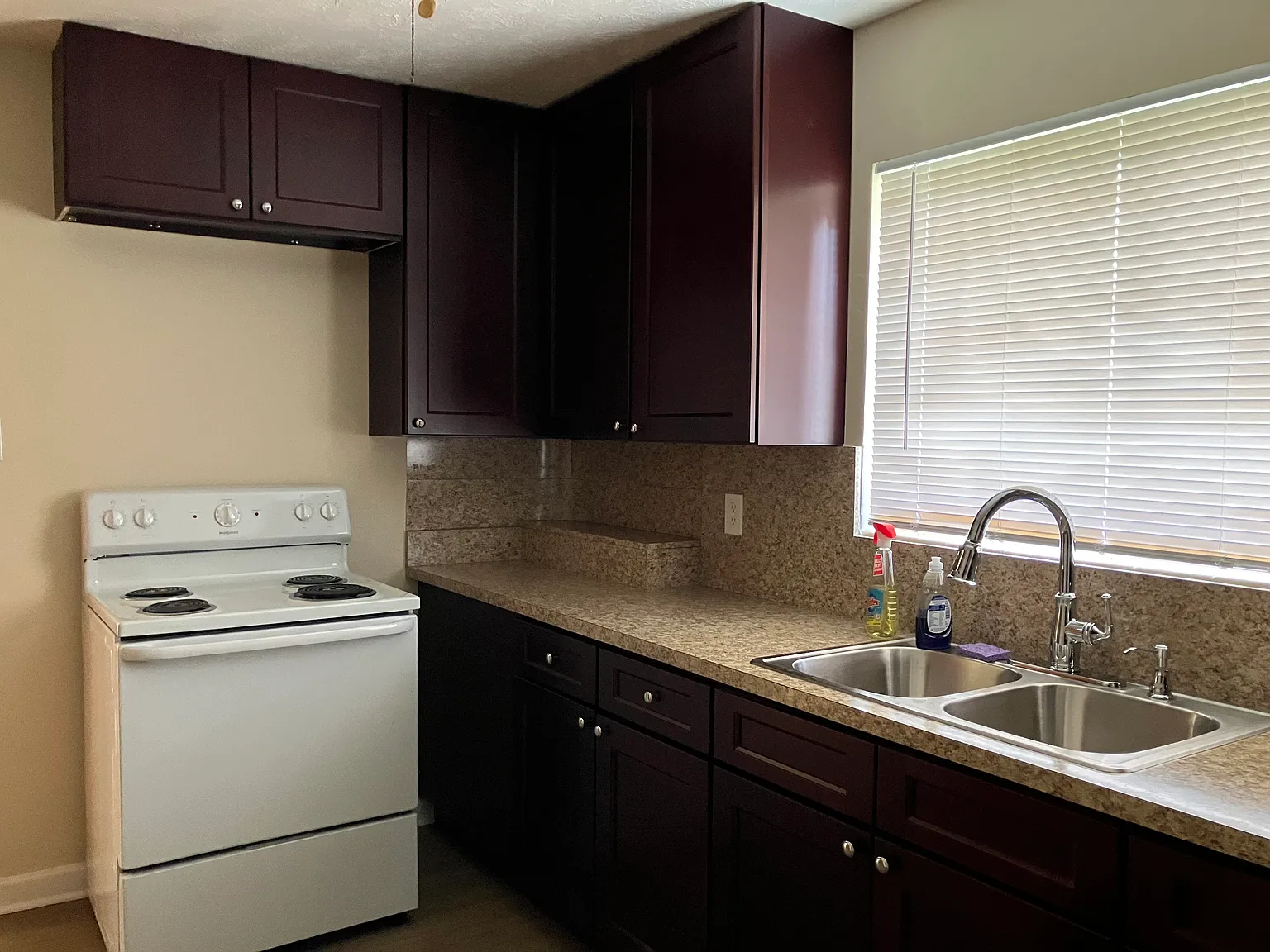 3 bed, 1240 sqft, $1,500 — Photo 4