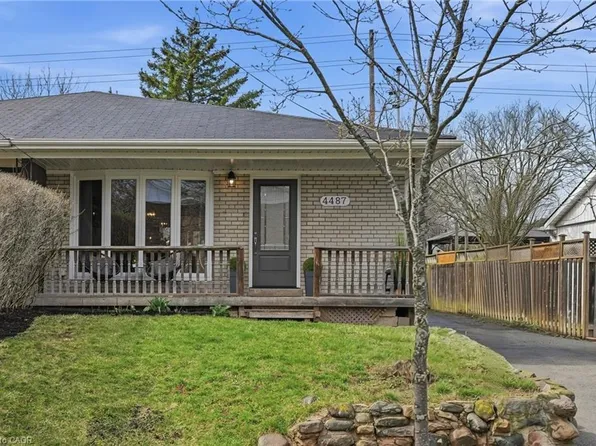 4487 Bennett Rd, Burlington, ON L7L 1Y5