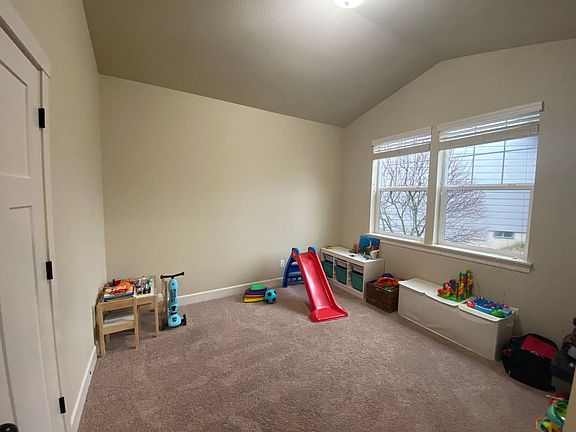 2nd image of 609 SE 78th Ave