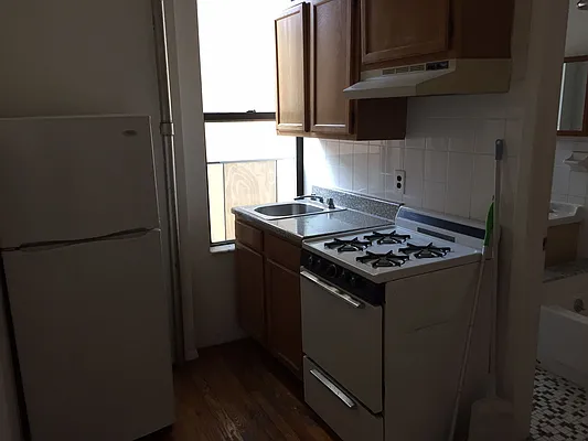 Rented by Michael Palmieri, LREB | media 21