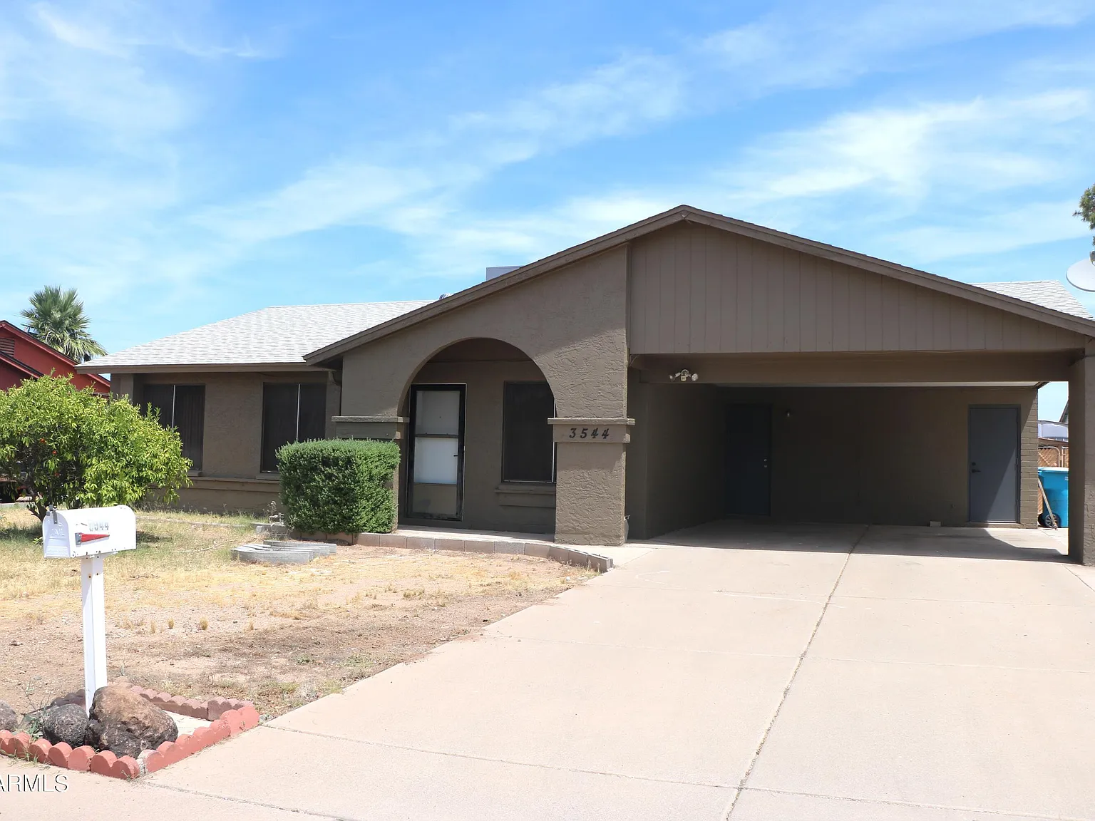 3 bed, 2.0 bath, 1343 sqft, $1,950 — Photo 2