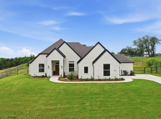 404 Oak Meadow Ln, Weatherford, TX 76085