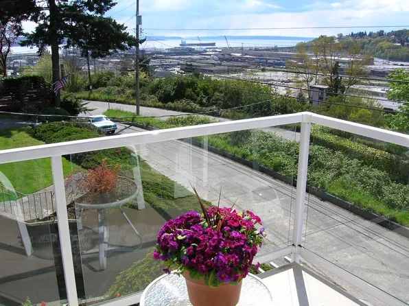 2540 14th Ave W, Seattle, WA 98119