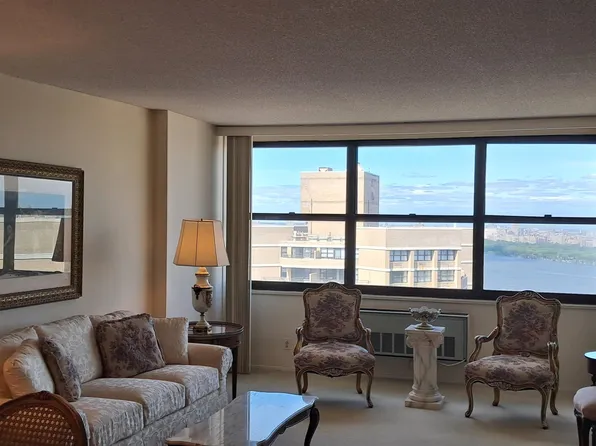 7000 Blvd East image 8 of 46