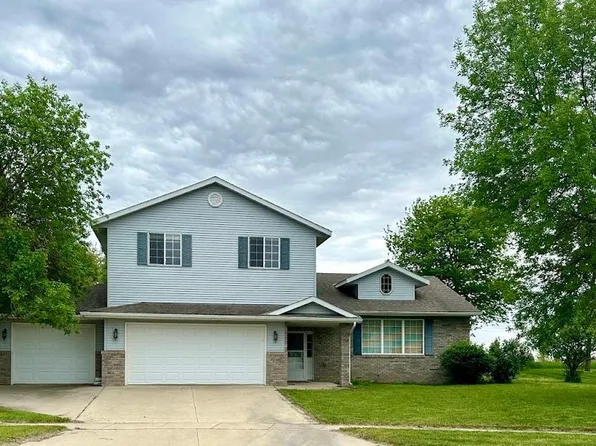 1206 Canoga Park Dr, Marshall, MN 56258