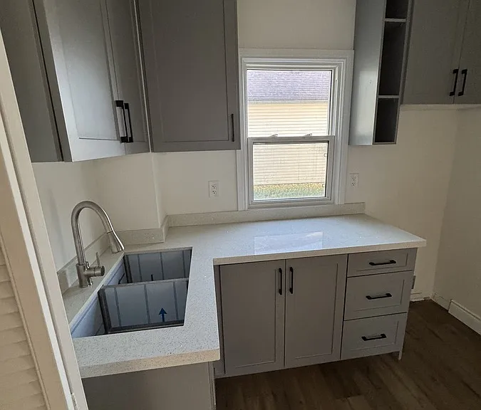 33 Oak St — Photo 4