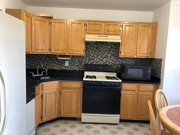 4th image of 45 Victoria Dr #1245