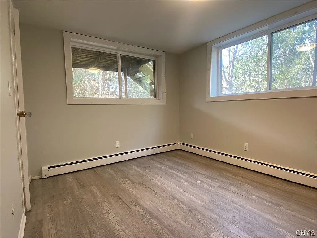 3 bed, 1.5 bath, 3078 sqft, $2,095 — Photo 4