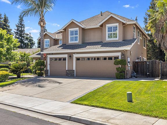 4th image of 2451 Basque Dr