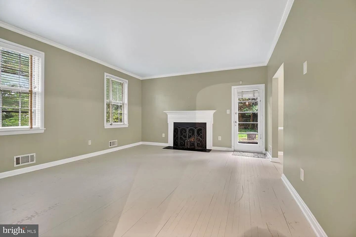 4 bed, 3.5 bath, 2260 sqft, $6,000 — Photo 3