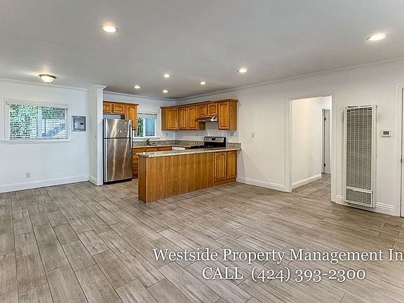 2nd image of 627 Westminster Ave #2