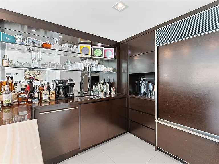 6801 Collins Ave — Photo 12