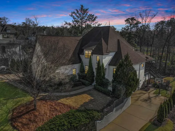 1513 Oak Leaf Trl, Vestavia, AL 35243
