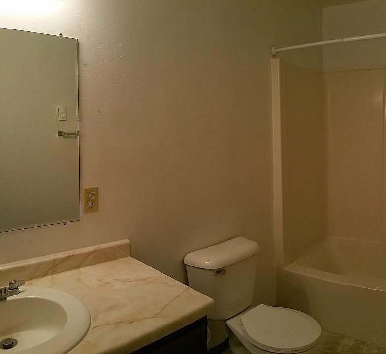 1st image of 1315 15th Ave E APT 2