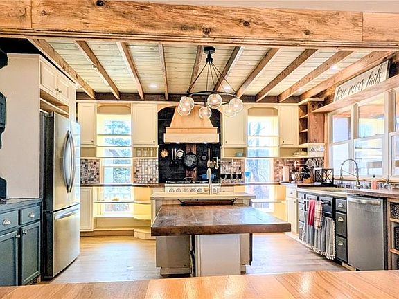 5th image of 421 Dogwood Ln